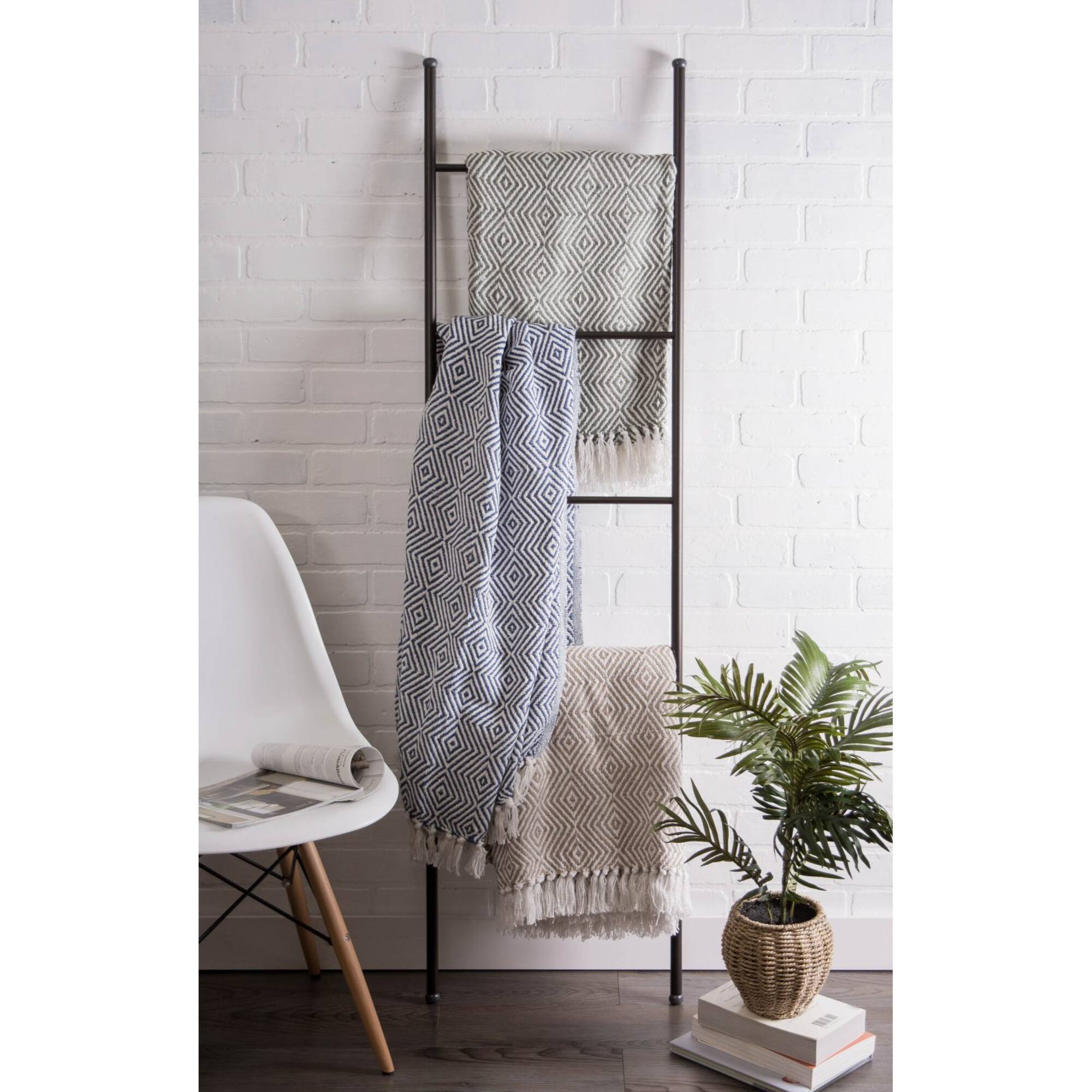 DII® Artichoke X-Diamond Geometric Throw